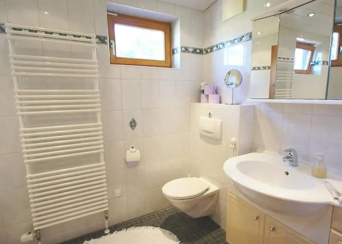 Lisa - Lisa - 3 Bedroom Lägenhet *